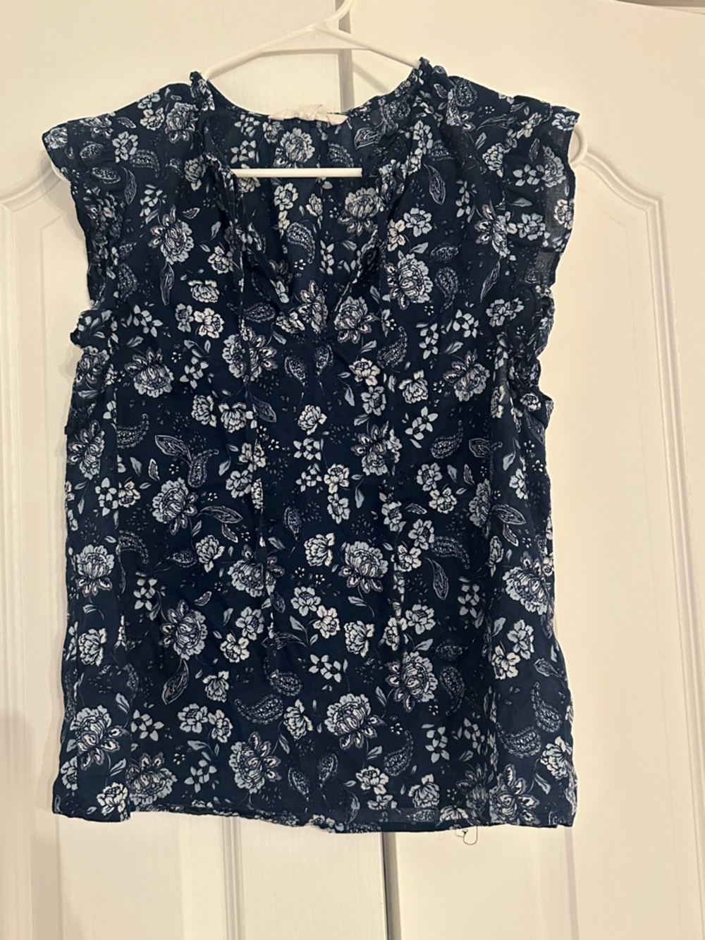 BB Dakota by Steve Madden Navy Floral Ruffle-Trim Sleeveless Cami